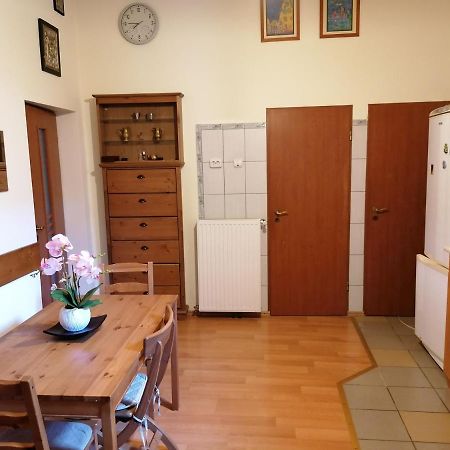 Appartement Ara Modern Apartament à Oradea Extérieur photo