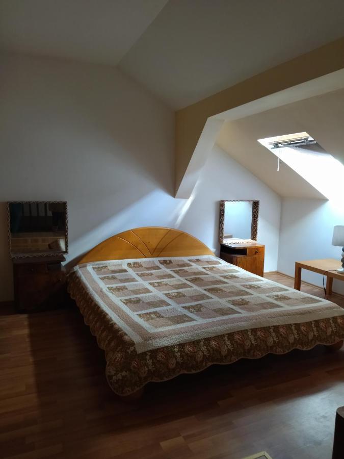 Appartement Ara Modern Apartament à Oradea Extérieur photo