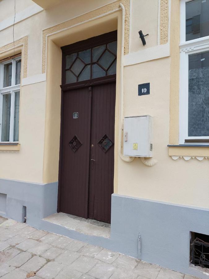 Appartement Ara Modern Apartament à Oradea Extérieur photo